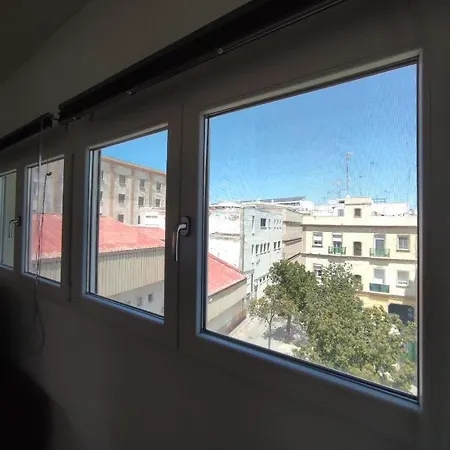 Apartamento Fantástico Piso Con Ascensor En La Viña,cádiz, A 1 Min De La Playa De La Caleta Cádiz